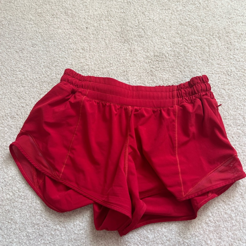 2.5 red lulu shorts